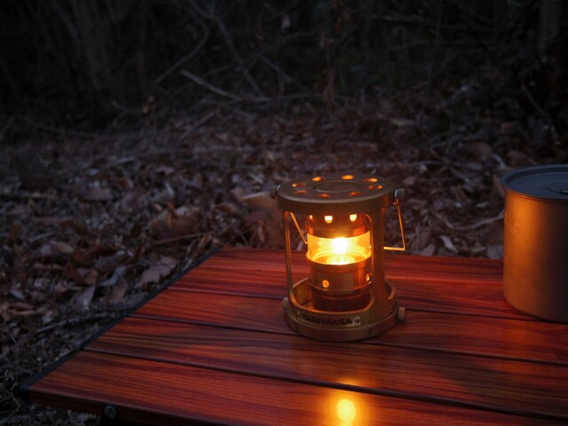 これぐらいの時間が一番いい
 #ランタン #ランタンの灯り #tanimasa #真鍮ランタン #キャンプギア #真鍮製 #真鍮 #テイストランタン #灯 #灯りのある暮らし