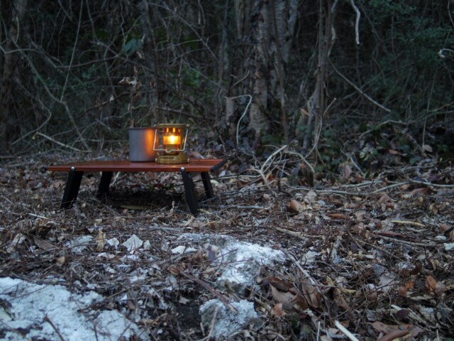 火を灯すだけで、そこは特別な場所になる
 #ランタンの灯り #灯りのある暮らし #tanimasa #ガレージブランド #オイルランタン #ランタン #テイストランタン #キャンプギア #灯 #真鍮製