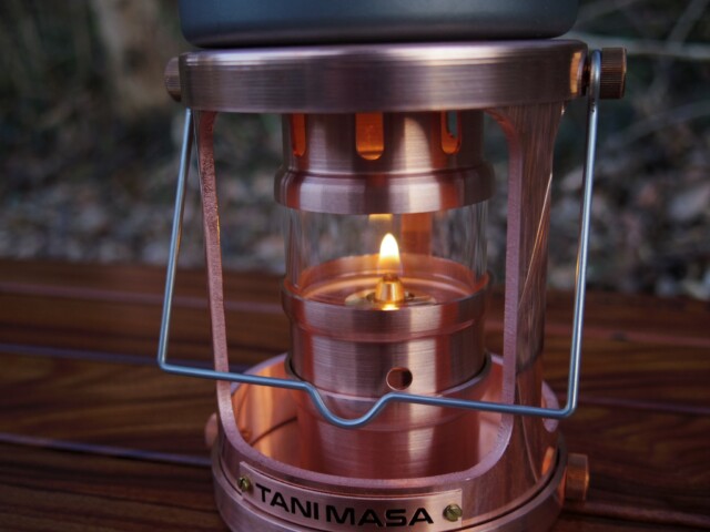 灯して育てるランタン
 #オイルランタン #tanimasa #キャンプギア #灯りのある暮らし #ランタン #テイストランタン #純銅 #銅ランタン #ランタンの灯り #灯