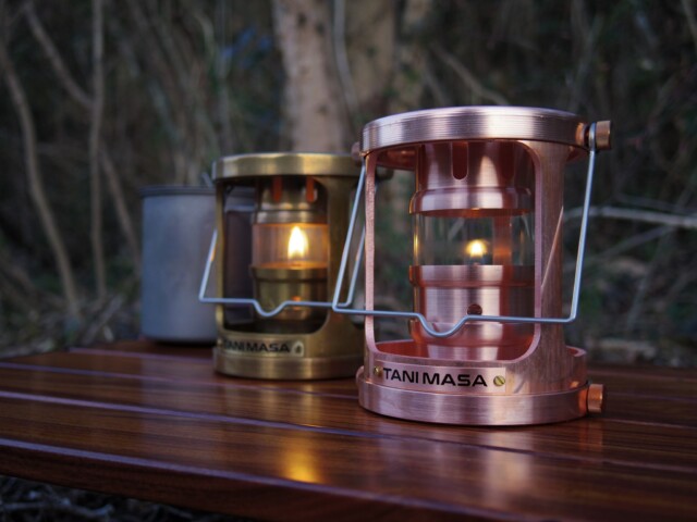 銅と真鍮

 #tanimasa #真鍮 #灯りのある暮らし #ランタンの灯り #テイストランタン #ガレージブランド #銅ランタン