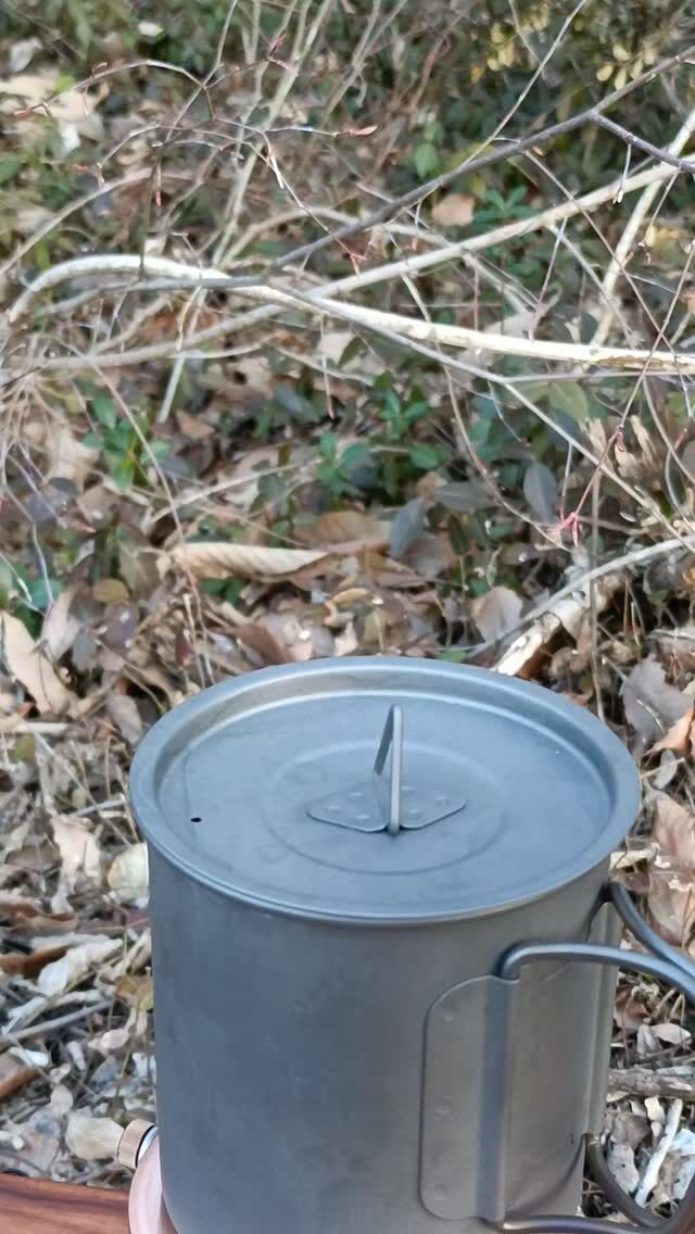 明るさだけじゃ足りない。
温かいものがあるだけで、
外で過ごす時間はちょっと変わる。

#テイストランタン 　#tanimasa 　#純銅ランタン